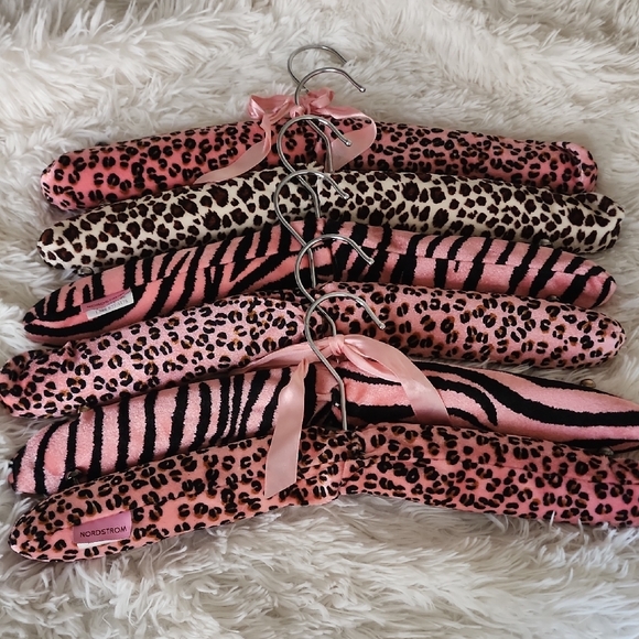 Nordstrom Pink Animal Print Padded Hangers - Picture 1 of 5